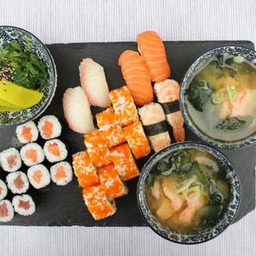Sushi set Big 26ks +miso +salát