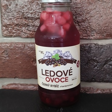Ledové ovoce /černý rybíz s kardamonem