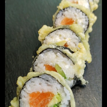 Salmon fried Roll
