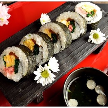 Tobiko maki